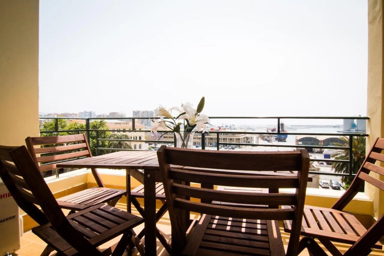 Holidays2Malaga Terraza & Junto Puerto Deportivo Appartement